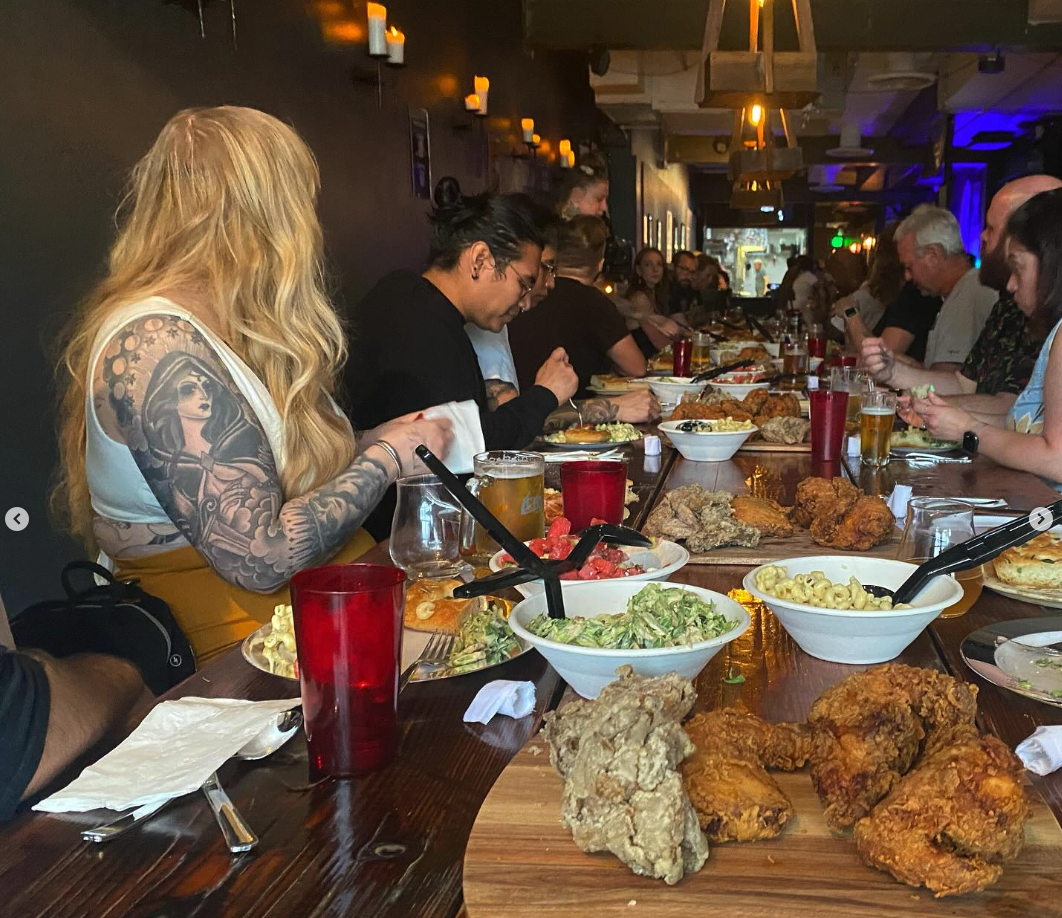 Music City Hot Chicken dining experience